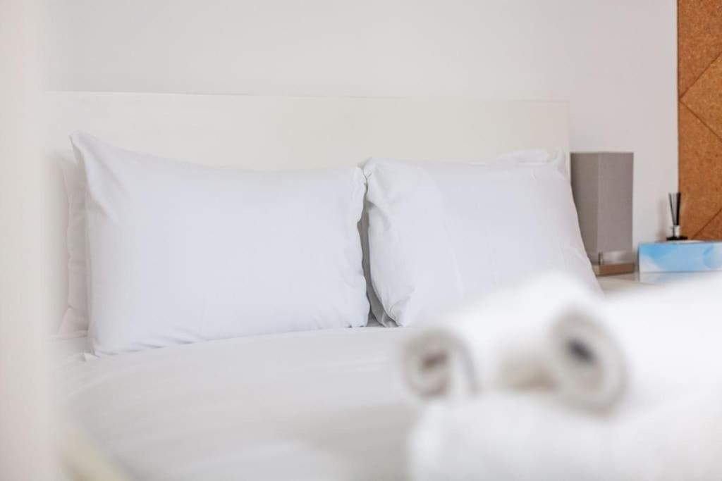 Spacious Retreat 2-Bed In Popular Camden Town Londra Exterior foto